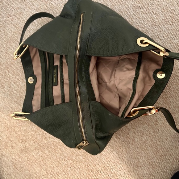 Micheal Kors Shoulder Bag, GREAT CONDITION!! - Picture 3 of 4